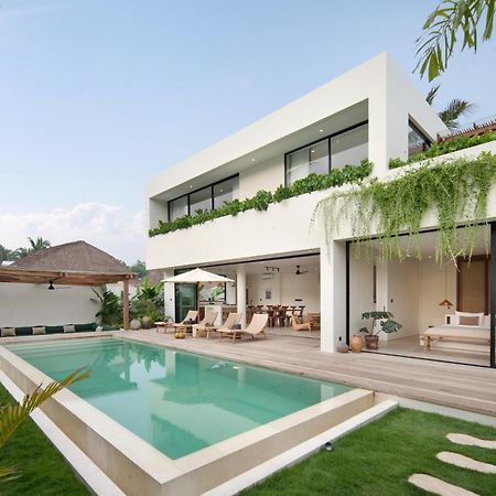 Tias Villas Kuta  Extérieur photo